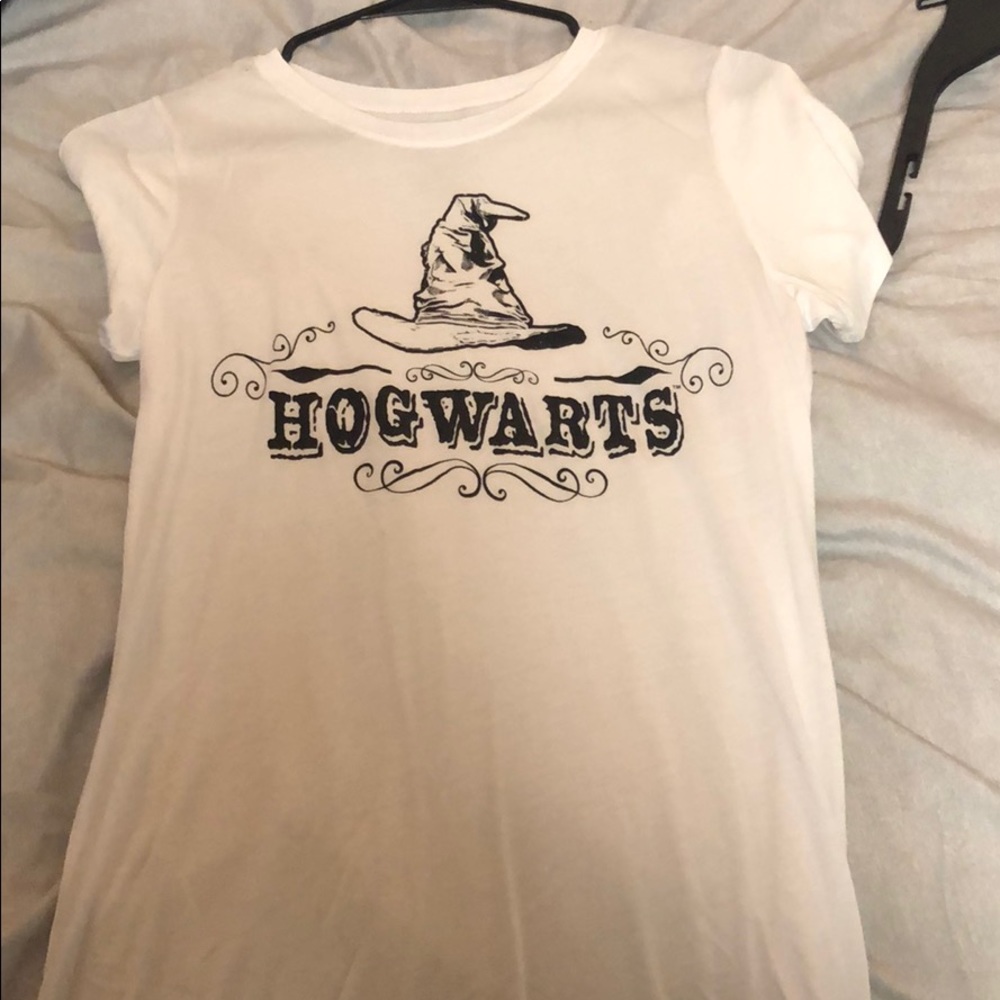 White hog warts t shirt